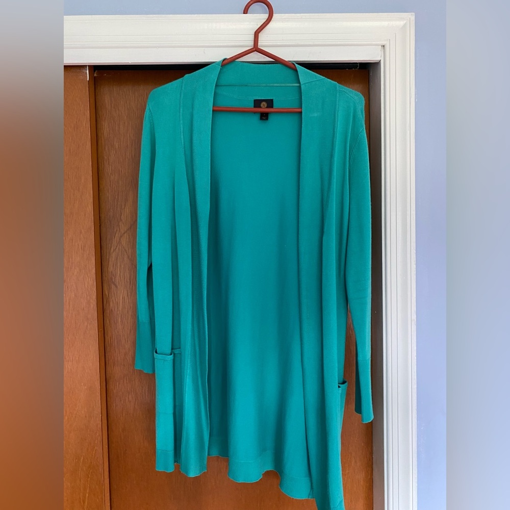 Sea foam green medium cardigan with pockets